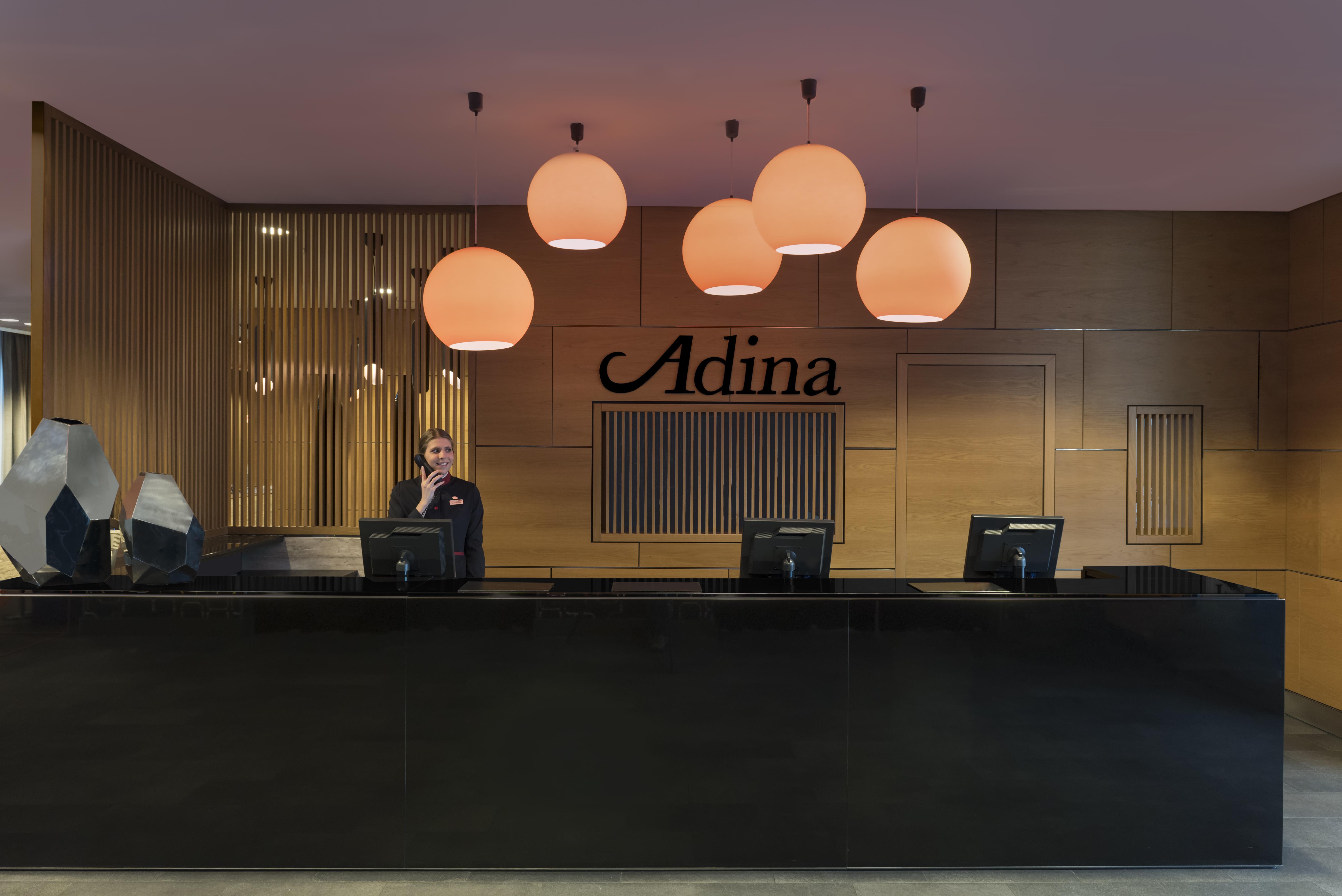 Adina Apartment Hotel Berlin Hackescher Markt — Zdjęcia 3
